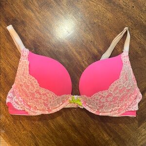 Victoria’s Secret Dream Angels Plunge Push-up Bra